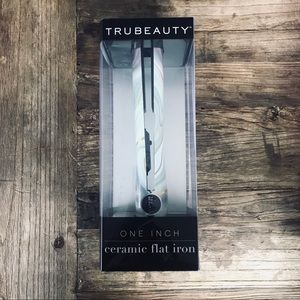 TRUBEAUTY Ceramic Flat Iron, Brand New (NIB)